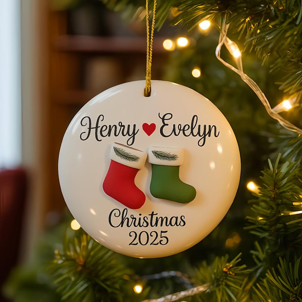 2025 Personalized Couple Christmas Ornament - Custom Name & Date Keepsake Ornament with Red & Green Stockings, Heart-Shaped Ceramic Decoration for Newlyweds, Engagement Anniversary Gift, Holiday Tree Decoration, Christmas Decorations Camping Picnic Chair
